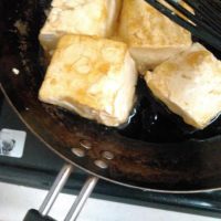 ココナッツオイルのエスニック揚げ出し豆腐